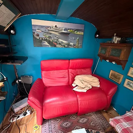 Zirkuswagen Im Gruenen Luxe tent *