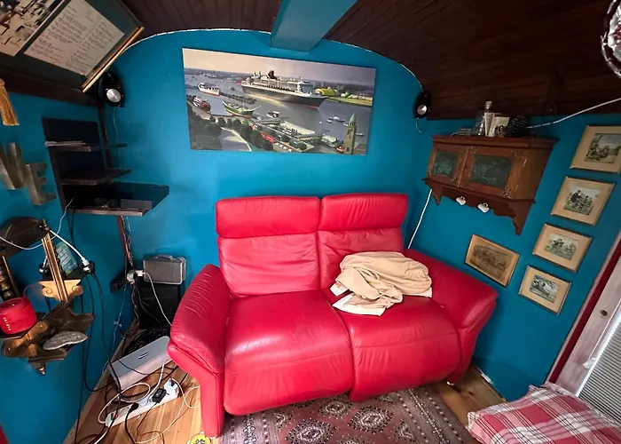 Zirkuswagen Im Gruenen Luxe tent *