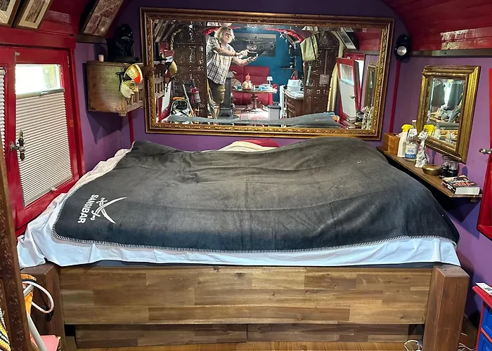 Luxe tent Zirkuswagen Im Gruenen